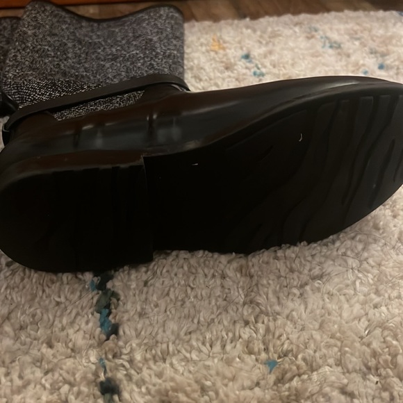 Micheal kors boots - Picture 6 of 11